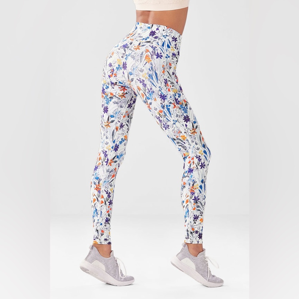 NWT Fabletics High Waisted Legging Light Springfield Small Tall